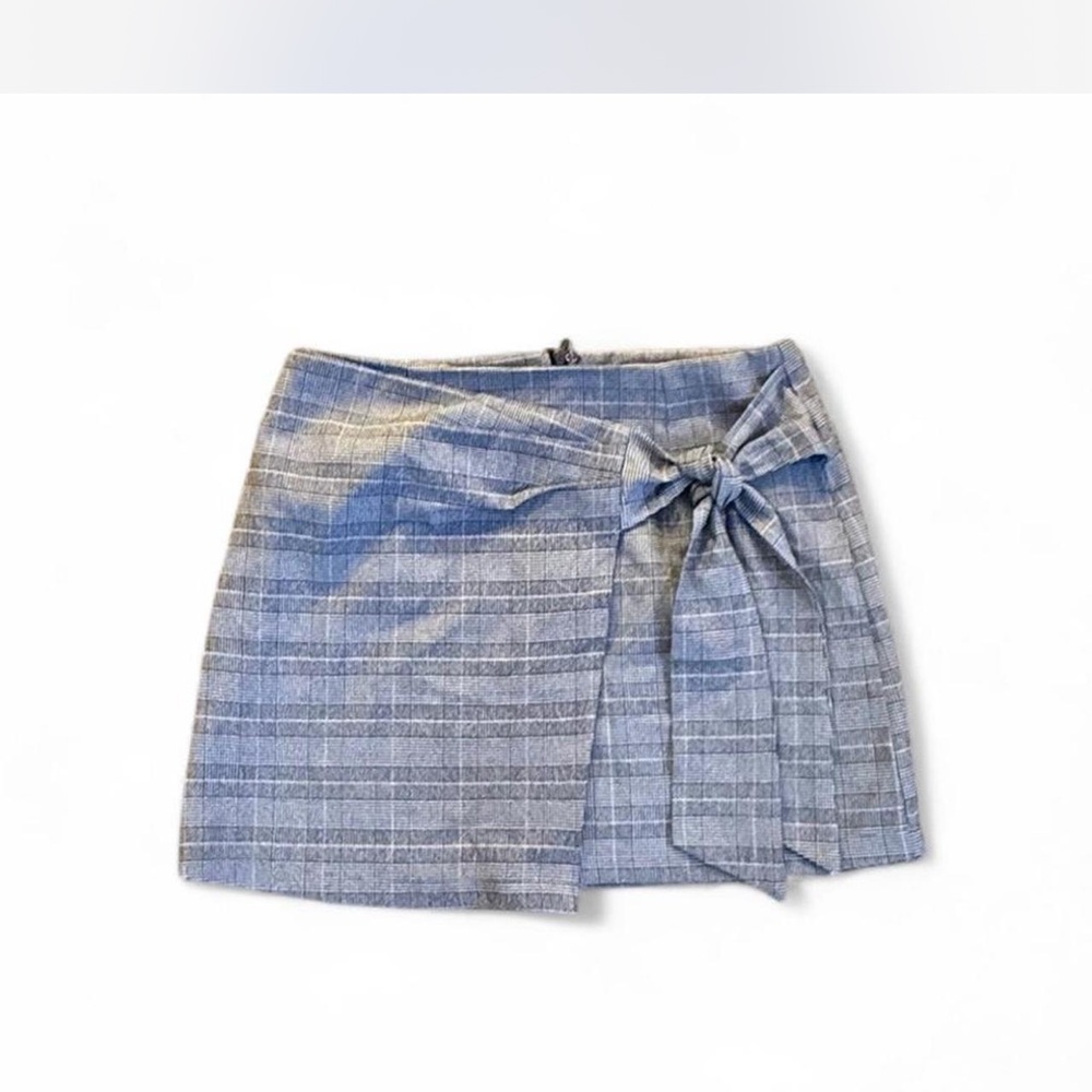 Plaid Grey Skirt with Bow Detail